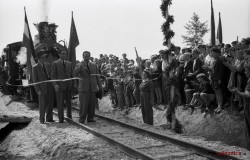 Podpredsednik vlade Marijan Brecelj odpira progo - 13.6.1948. Foto: Mahovič Zvone