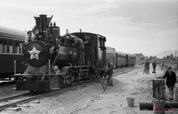 Zadnje priprave lokomotive pred otvoriteveno vožnjo - 6.6.1948. Foto: Mahovič Zvone